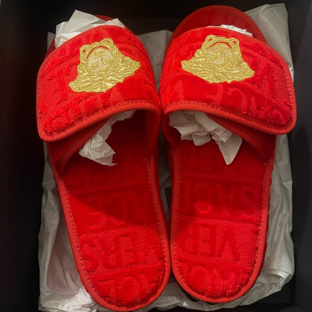 VERSACE ALLOVER SLIPPERS